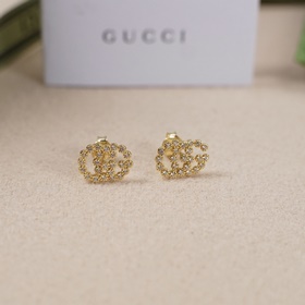 Серьги Gucci с буквами «GG» из золота и бриллиантамиз коллекции R
