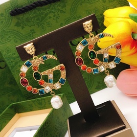 Новые серьги-гвоздики с цветными бриллиантами от Gucci. Очень кра