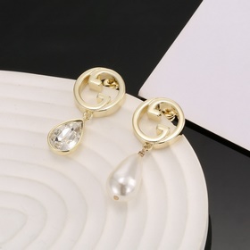 Gucci Асимметричные серьги-гвоздички. Высокое качество. Красота, 