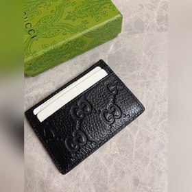 Новая серия GG Emblem из сверхмягкой кожи цвета лимонного цвета с