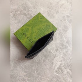 Новейшая модель GG Supreme от Gucci, изготовленная из высококачес