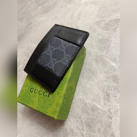 Новейшая модель GG Supreme от Gucci, изготовленная из высококачес