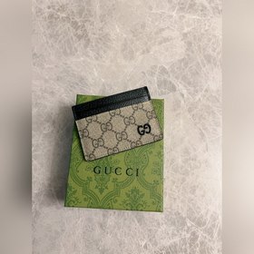 Качество фирменного магазина, товары высшего качества, фотографии