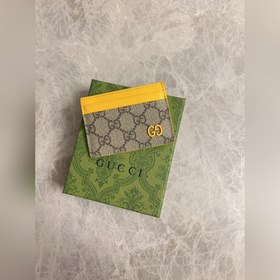 Качество фирменного магазина, товары высшего качества, фотографии