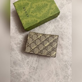 Качество фирменного магазина, товары высшего качества, фотографии