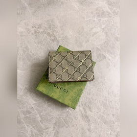 Качество фирменного магазина, товары высшего качества, фотографии