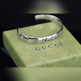 Браслет Gucci Love Fearless, аналогичный браслету Ван Юэна, подхо