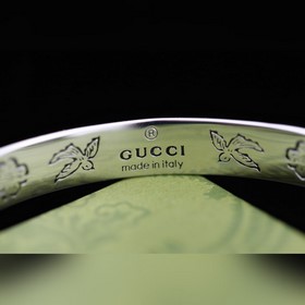Браслет Gucci Love Fearless, аналогичный браслету Ван Юэна, подхо