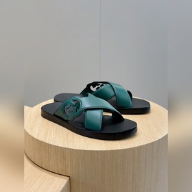 Мужские тапочки Gucci с перекрещивающимися ремешками двойным лого