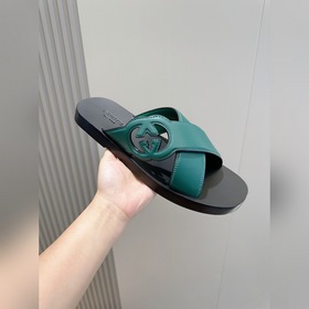 Мужские тапочки Gucci с перекрещивающимися ремешками двойным лого