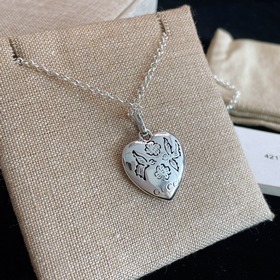 Серия Gucci Love Fearless, лаконичный, но не простой дизайн, осно