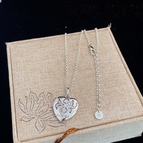Серия Gucci Love Fearless, лаконичный, но не простой дизайн, осно