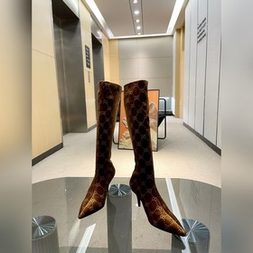 Ранневесенняя коллекция 2025 от GuCci： удивительные эластичные бо