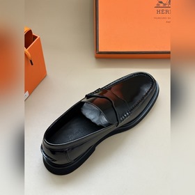 Высокое качество, аналогично официальному сайту Hermès. Оригиналь