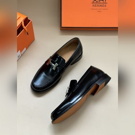 Высокое качество, аналогично официальному сайту Hermès. Оригиналь