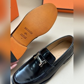 Высокое качество, аналогично официальному сайту Hermès. Оригиналь