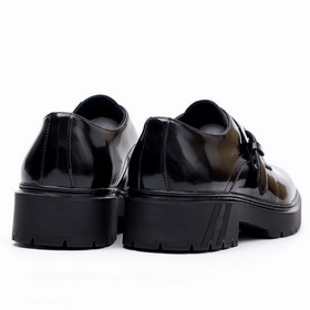 Оригинальные мокасины (Hermès HEPMES) сочетают в себе новый дизай