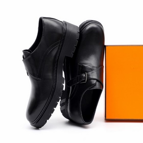 Оригинальные мокасины (Hermès HEPMES) сочетают в себе новый дизай