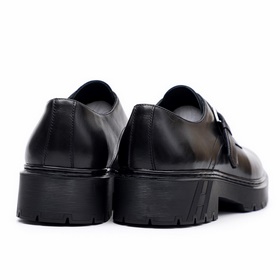 Оригинальные мокасины (Hermès HEPMES) сочетают в себе новый дизай