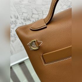 В наличии 2424mini 21 см evercolor, кожа swift, золотисто-коричне