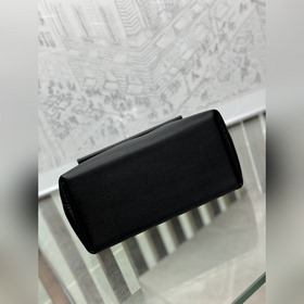 В наличии 2424mini 21 см evercolor, кожа swift, черный, ручная пр