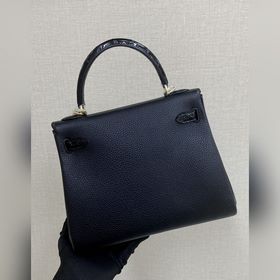 Kelly touch 25 см, кожа крокодила с глянцевой поверхностью, черна