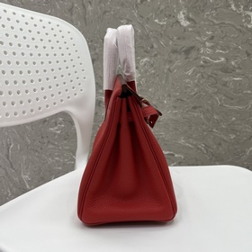 Сердце из красного золота с застежкой  Кожа, белила, 25 см, полу