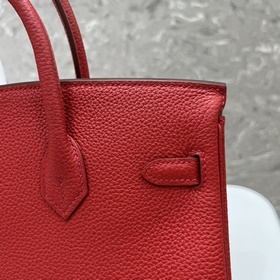 Сердце из красного золота с застежкой  Кожа, белила, 25 см, полу