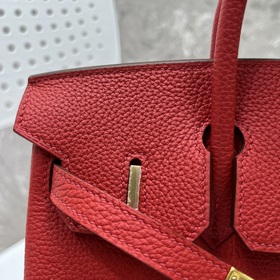 Сердце из красного золота с застежкой  Кожа, белила, 25 см, полу
