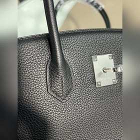 Фотографииз мастерской Birkin Platinum, черный, серебряная застеж