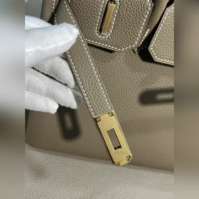 Фотографииз мастерской Birkin Platinum, слоновая кость с золотой 