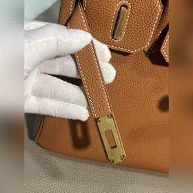 Фотографииз мастерской Birkin Platinum, золотисто-коричневая золо