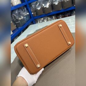 Фотографииз мастерской Birkin Platinum, золотисто-коричневая золо