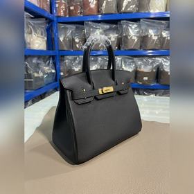 Фотографии мастерской Birkin Platinum, черная, золотая застежка,