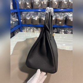 Фотографии мастерской Birkin Platinum, черная, золотая застежка,