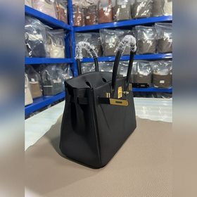 Фотографии мастерской Birkin Platinum, черная, золотая застежка, 