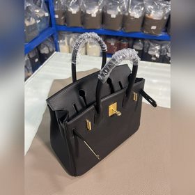 Фотографии мастерской Birkin Platinum, черная, золотая застежка, 