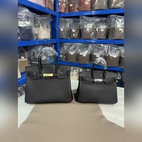 Фотографии мастерской Birkin Platinum, черная, золотая застежка, 