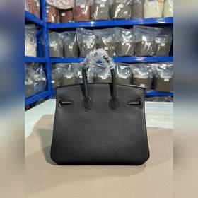 Фотографии мастерской Birkin Platinum, черный, серебряная застежк