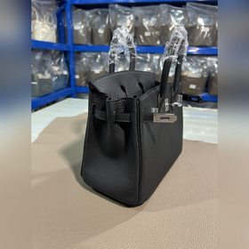 Фотографии мастерской Birkin Platinum, черный, серебряная застежк