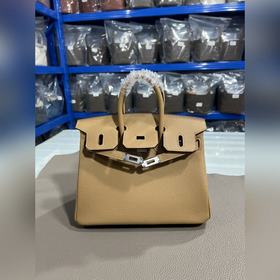 Фотографииз мастерской Birkin Platinum, цвет «чай с молоком», сер