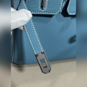 Фотографии мастерской Birkin Platinum, кожа цвета джинсового сине