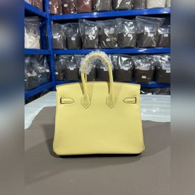 Фотографииз мастерской Birkin Platinum, желтый замок 25/30 Исполь