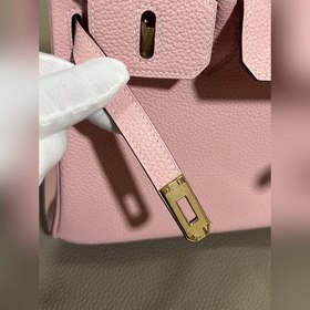 Фотографииз мастерской Birkin Platinum 3Q розово-золотая застежка