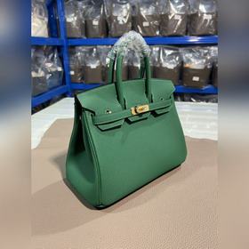 Фотографии мастерской Birkin Platinum Velvet Green Gold Buckle 25
