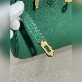 Фотографии мастерской Birkin Platinum Velvet Green Gold Buckle 25
