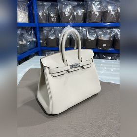 Фотографииз мастерской Birkin Platinum Milkshake Silver Buckle 25