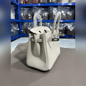 Фотографииз мастерской Birkin Platinum Milkshake Silver Buckle 25