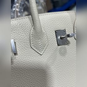 Фотографииз мастерской Birkin Platinum Milkshake Silver Buckle 25