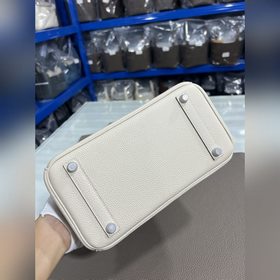 Фотографииз мастерской Birkin Platinum Milkshake Silver Buckle 25